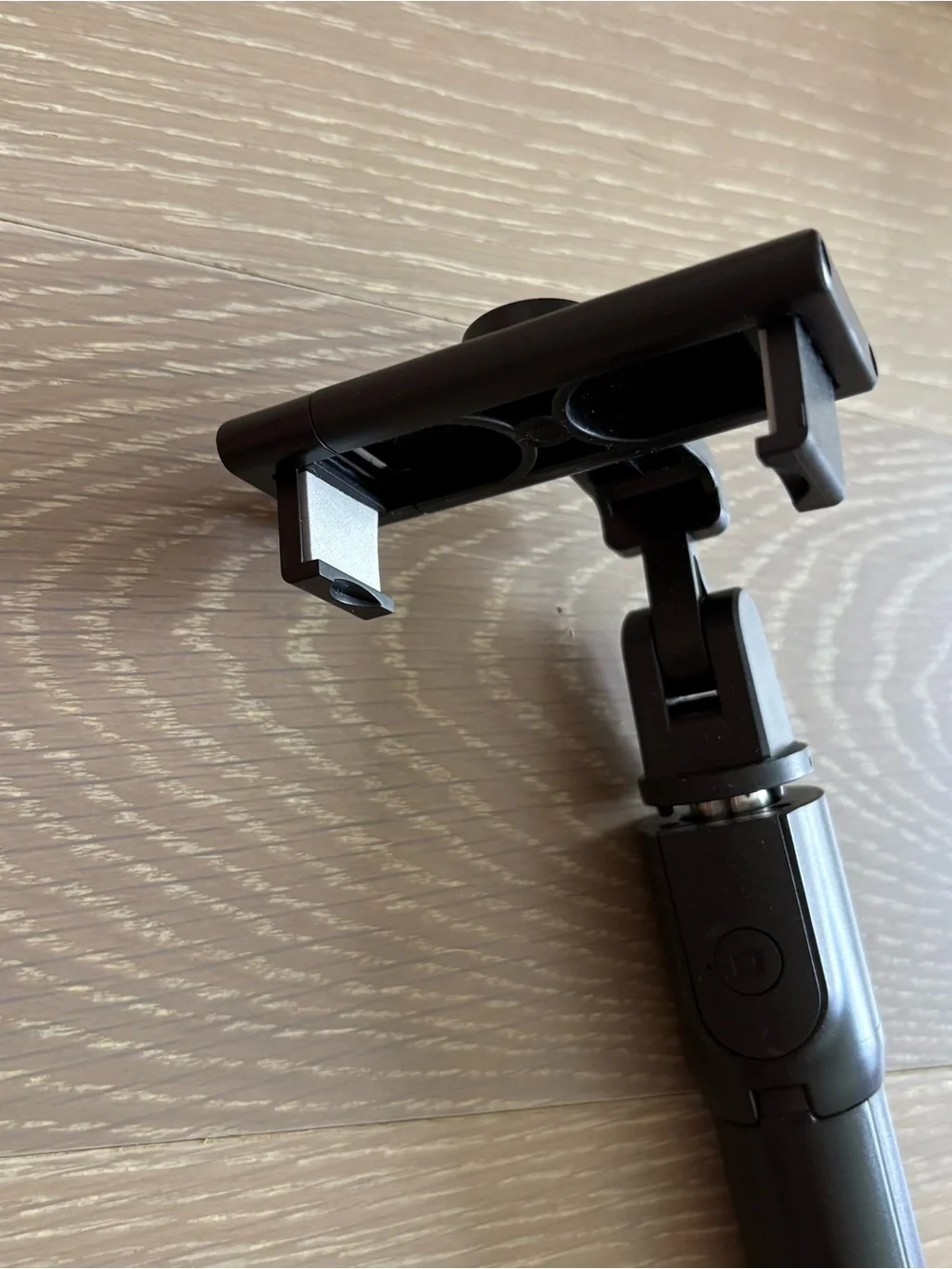 Compact Black Foldable Phone Mount tripod / Selfie Stick with shutter remote
